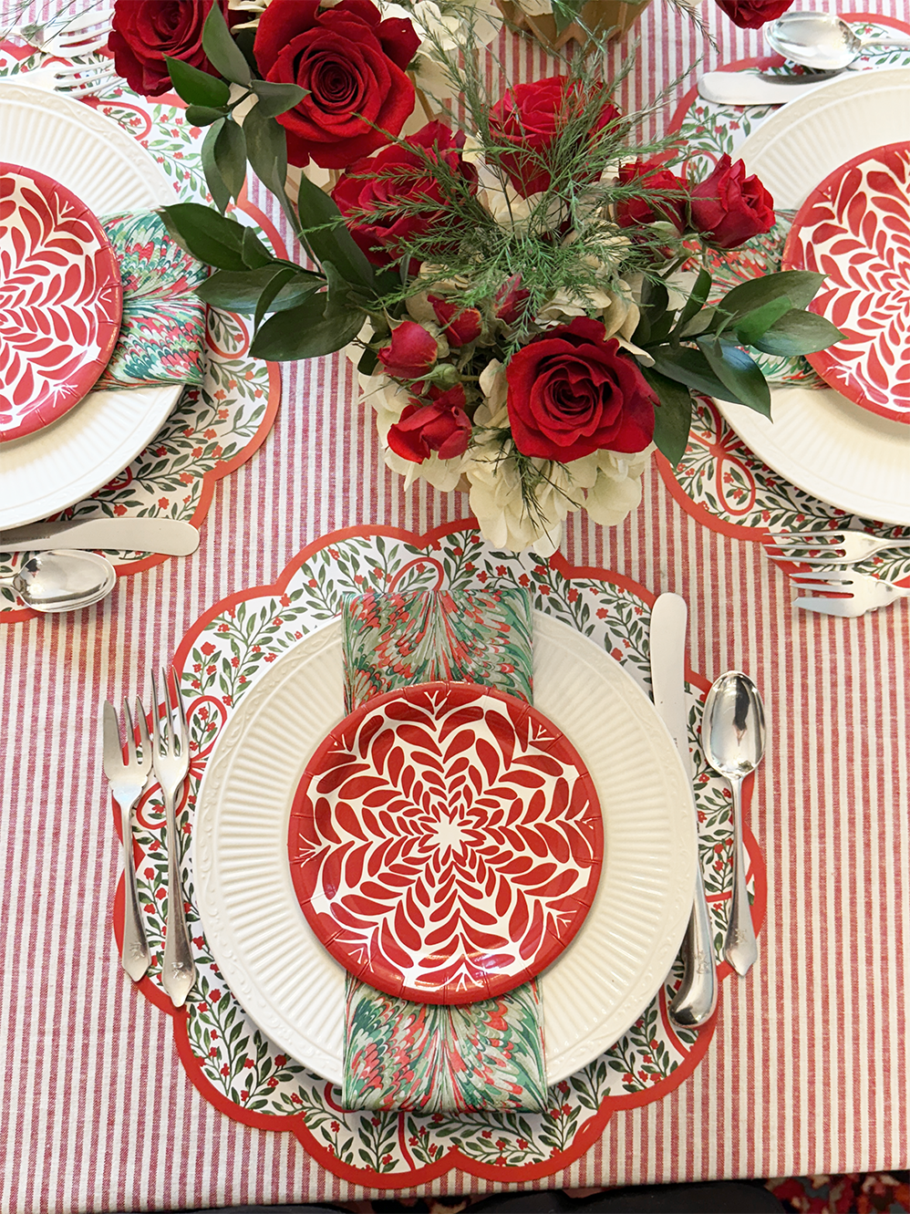 Marble Guest Towels in Red and Green, S/25