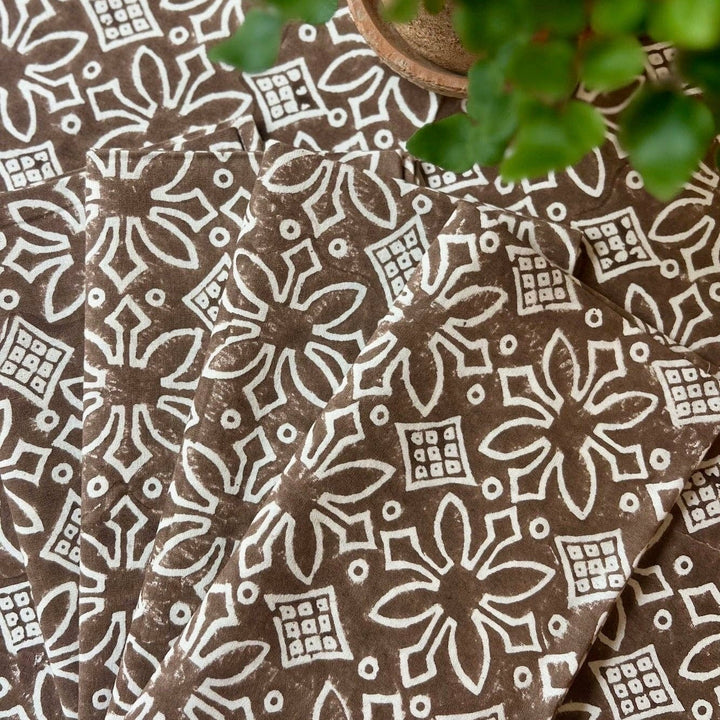 Medallion Tablecloth in Chocolate