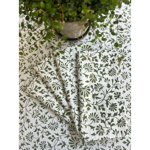 Trailing Florets Tablecloth in Green