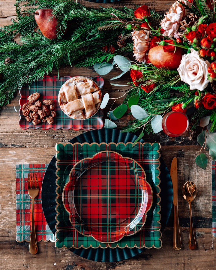 Christmas Plaid Round Scalloped Plates, Red