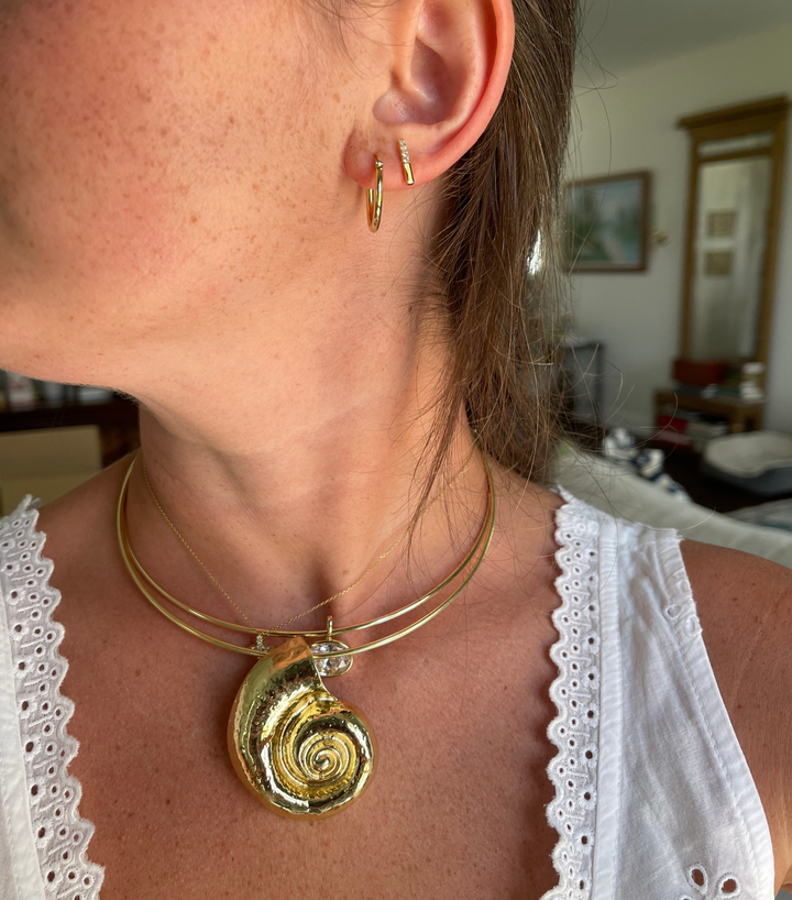 Shell Pendant Collar Necklace