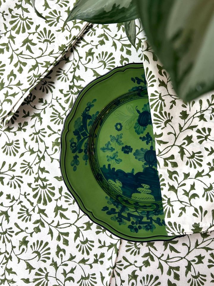 Trailing Florets Tablecloth in Green